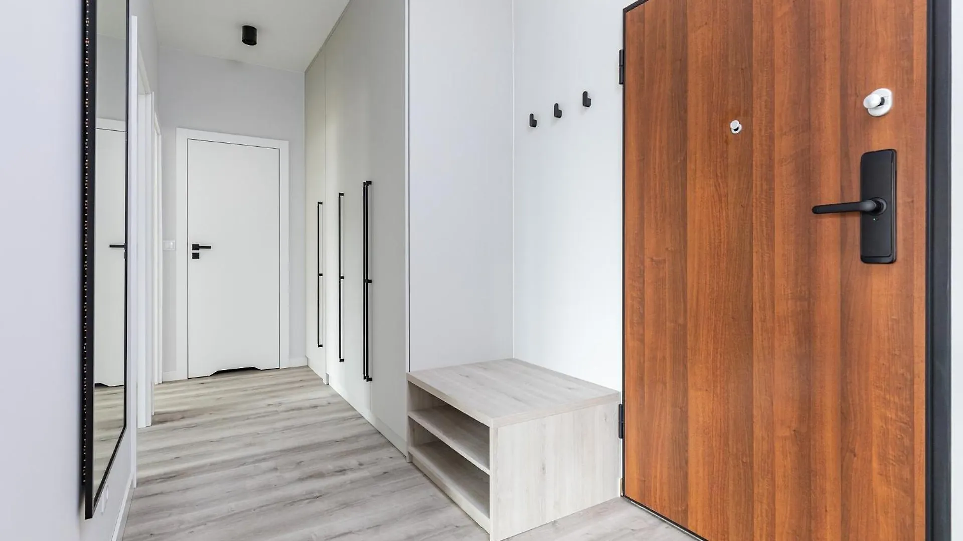 Superapart Herbu Janina 4, Wilanow, Szpital Medicover, Paley, Parking Варшава