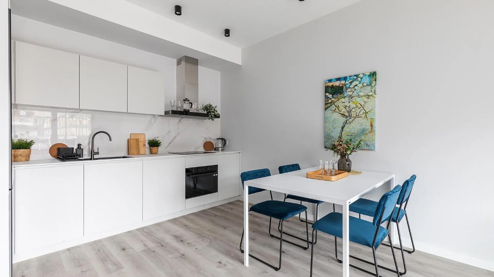Апартаменты Superapart Herbu Janina 4, Wilanow, Szpital Medicover, Paley, Parking Варшава